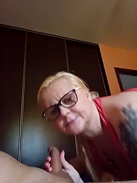 NieMaJazdyBezGwiazdy7883 online show from October 26, 1:00 pm