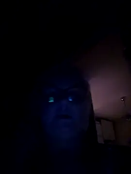 NieMaJazdyBezGwiazdy7883 online show from November 26, 9:37 pm