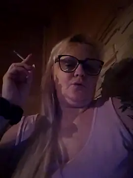 NieMaJazdyBezGwiazdy7883 online show from December 2, 6:31 pm