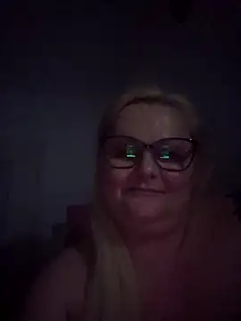 NieMaJazdyBezGwiazdy7883 online show from February 21, 6:21 pm