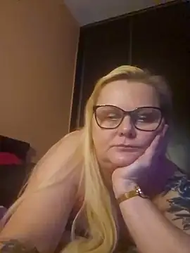 NieMaJazdyBezGwiazdy7883 online show from January 16, 11:31 pm