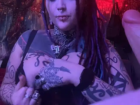 Snapshot of nyxvelon chatting on November 17, 9:41 pm nyxvelon online show from November 17, 9:41 pm