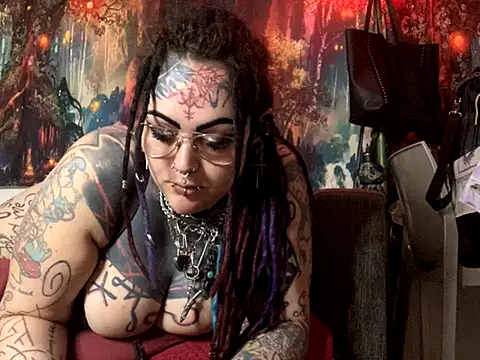 Snapshot of nyxvelon chatting on October 22, 10:19 pm nyxvelon online show from October 22, 10:19 pm