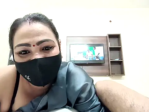 horny milf couple online show from October 31, 6:15 pm