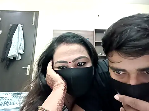 horny milf couple online show from October 11, 2:07 pm