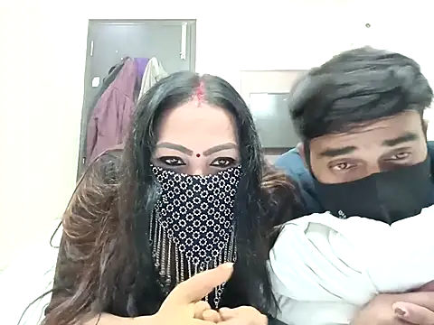 horny milf couple online show from November 22, 5:45 pm