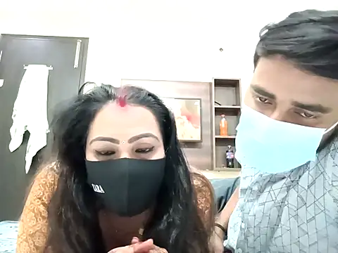 horny milf couple online show from October 10, 6:20 pm