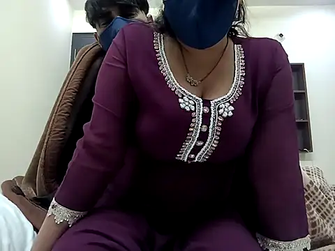 horny milf couple online show from January 12, 5:42 pm