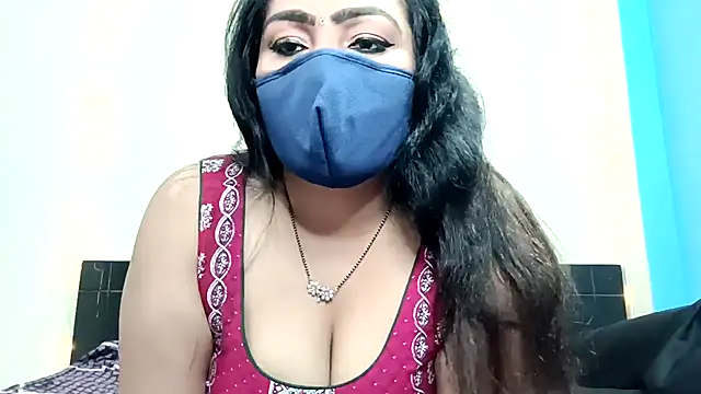 horny milf couple online show from February 27, 6:30 pm