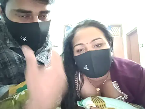 horny milf couple online show from October 19, 4:32 pm