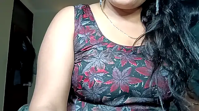 horny milf couple online show from April 5, 5:41 pm
