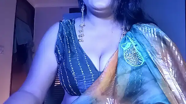Snapshot of horny_milf_couple chatting on June 11, 6:27 pm horny milf couple online show from June 11, 6:27 pm
