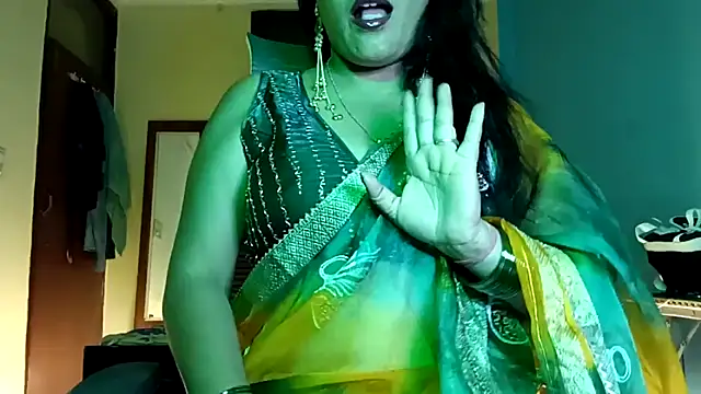 horny milf couple online show from May 25, 7:56 pm