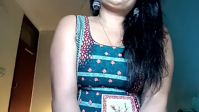 Snapshot of horny_milf_couple chatting on June 4, 7:07 pm horny milf couple online show from June 4, 7:07 pm