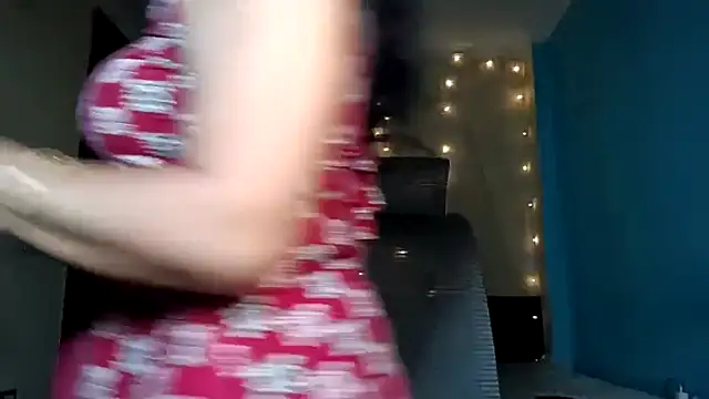 horny milf couple online show from April 11, 5:38 pm