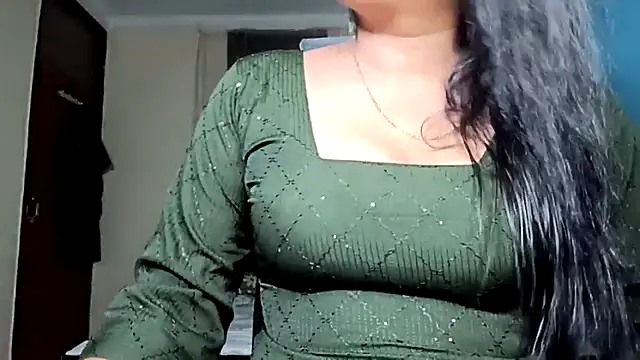 horny milf couple online show from April 22, 7:20 pm