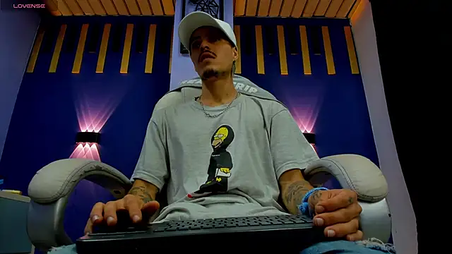 Snapshot of imsammytop chatting on November 18, 12:41 pm imsammytop online show from November 18, 12:41 pm