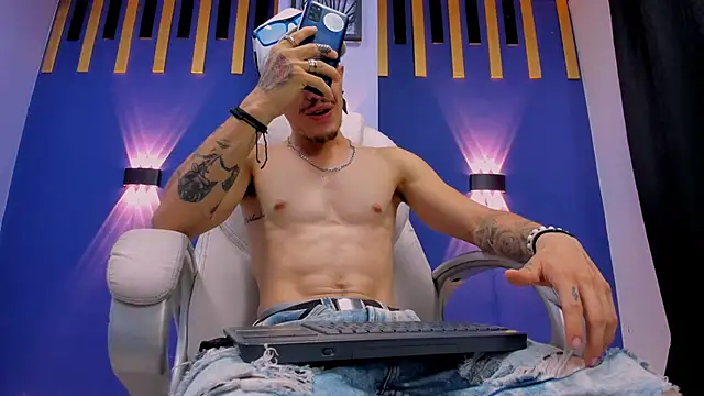 Snapshot of imsammytop chatting on November 16, 1:43 am imsammytop online show from November 16, 1:43 am