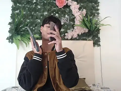 alex russo   online show from October 25, 3:38 am