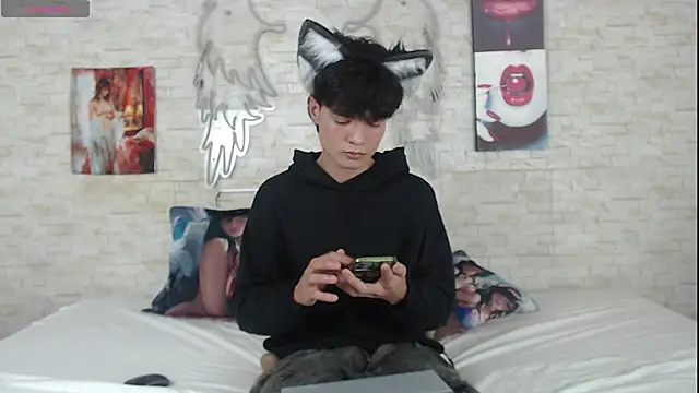 alex russo   online show from November 15, 10:25 pm