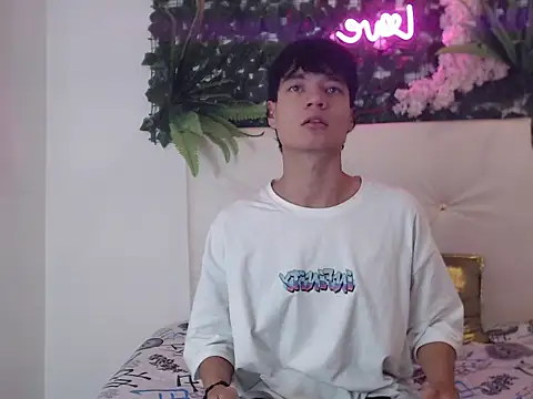 alex russo   online show from October 24, 3:27 am