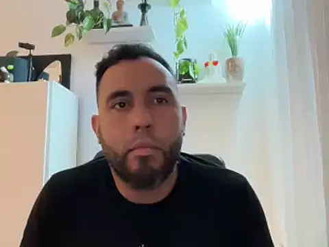 Snapshot of Domfetishx chatting on November 4, 4:05 am Domfetishx online show from November 4, 4:05 am