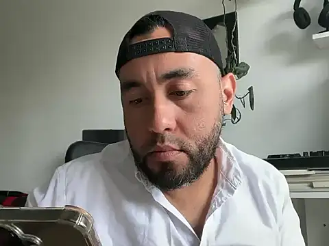 Snapshot of Domfetishx chatting on November 6, 4:44 pm Domfetishx online show from November 6, 4:44 pm