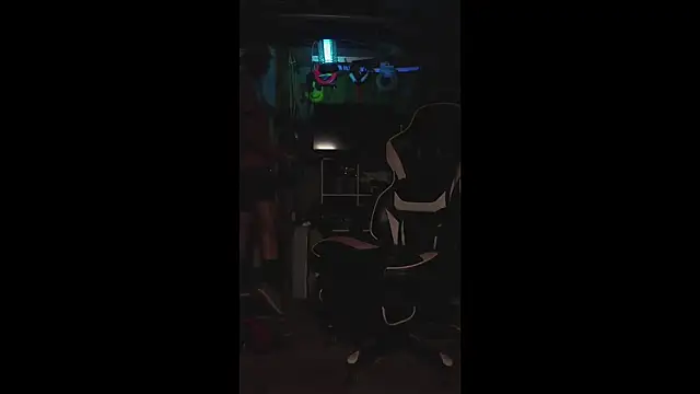 AverageMaleJay online show from October 7, 1:17 am