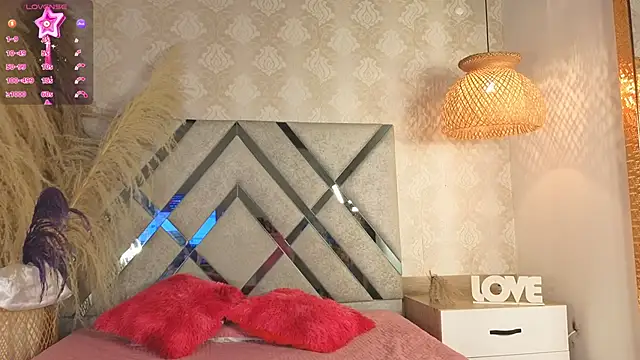 kimhilton  online show from October 19, 4:04 am