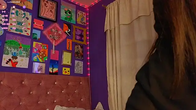 kimhilton  online show from March 29, 3:41 am