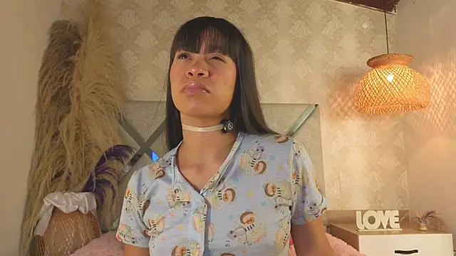 kimhilton  online show from November 9, 3:43 am