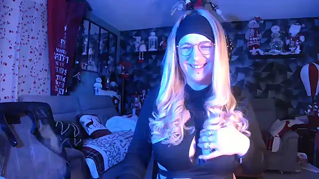 Delichieuse5 online show from December 27, 8:39 pm