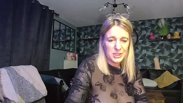 Delichieuse5 online show from October 7, 7:48 pm