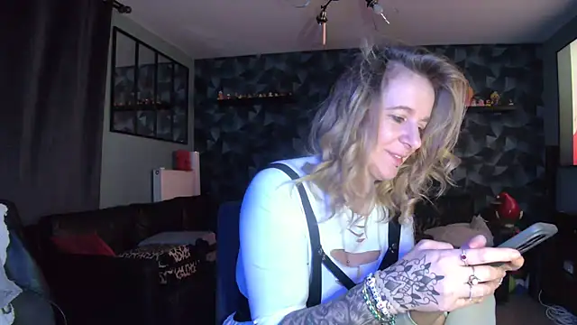 Delichieuse5 online show from February 10, 8:30 pm