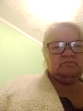 LusiyaGold5 online show from November 16, 9:08 pm