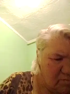 Snapshot of LusiyaGold5 chatting on October 19, 3:04 pm LusiyaGold5 online show from October 19, 3:04 pm