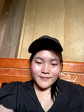 Snapshot of Beautiful-light22 chatting on October 4, 4:25 am Beautiful-light22 online show from October 4, 4:25 am