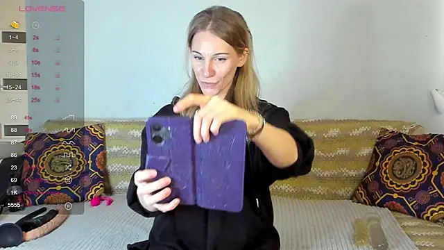 Amalia Mio online show from November 1, 7:57 am