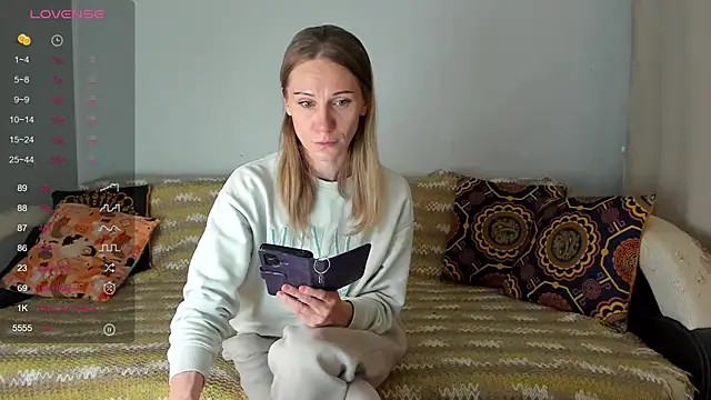 Amalia Mio online show from December 3, 8:03 am