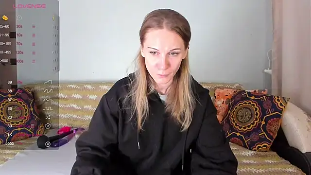 Amalia Mio online show from December 17, 8:08 am