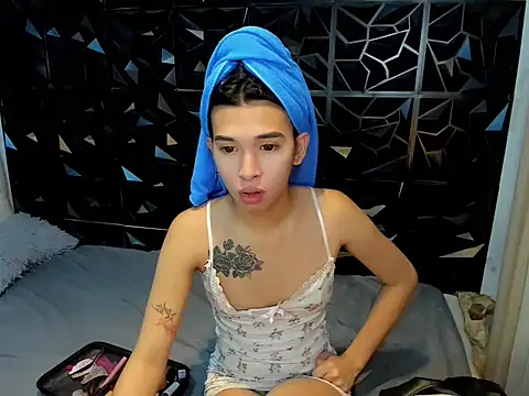 Snapshot of Yourdreamgoddess chatting on June 1, 6:51 pm Yourdreamgoddess online show from June 1, 6:51 pm