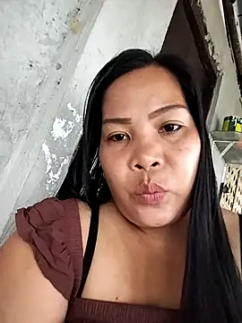 Snapshot of shyhotpinay_32 chatting on November 24, 1:16 am shyhotpinay 32 online show from November 24, 1:16 am