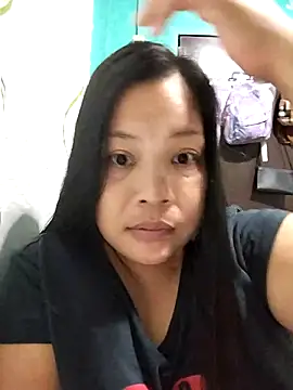 Snapshot of shyhotpinay_32 chatting on October 24, 2:05 pm shyhotpinay 32 online show from October 24, 2:05 pm