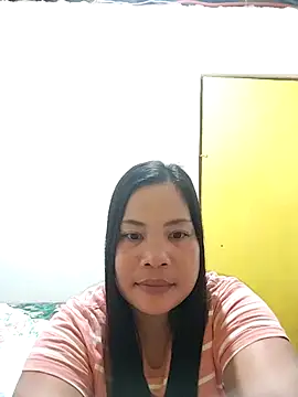 Snapshot of shyhotpinay_32 chatting on October 8, 6:08 pm shyhotpinay 32 online show from October 8, 6:08 pm
