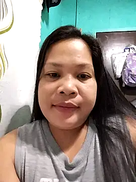 Snapshot of shyhotpinay_32 chatting on November 21, 9:14 pm shyhotpinay 32 online show from November 21, 9:14 pm