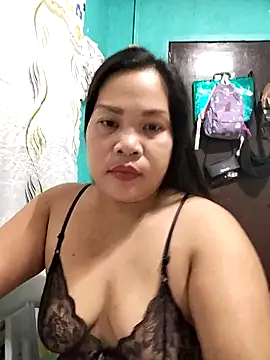 Snapshot of shyhotpinay_32 chatting on December 16, 4:11 pm shyhotpinay 32 online show from December 16, 4:11 pm