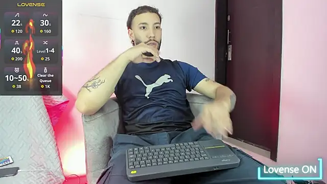 Snapshot of angel_kyrozz chatting on June 24, 7:11 pm angel kyrozz online show from June 24, 7:11 pm
