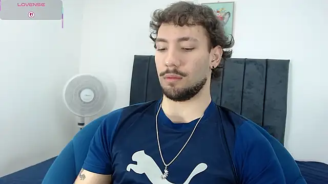 angel kyrozz online show from February 7, 7:11 pm