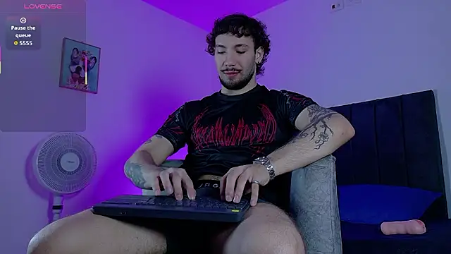 angel kyrozz online show from February 20, 7:05 pm