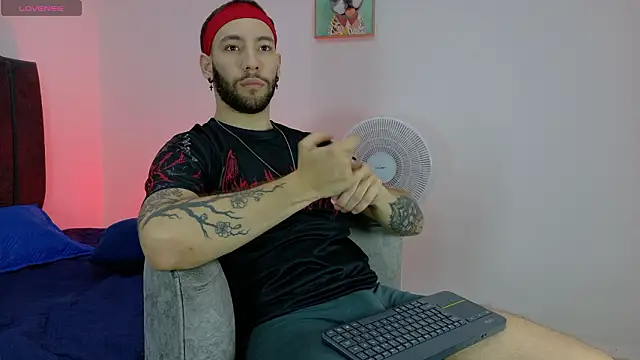 angel kyrozz online show from March 12, 6:56 pm